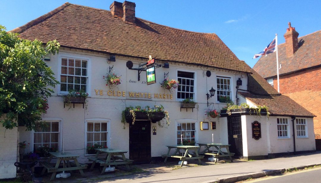 traditional-local-pub-1080×615